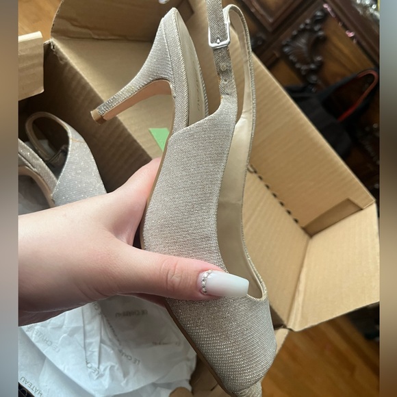 Le Chateu Heels - Picture 3 of 3
